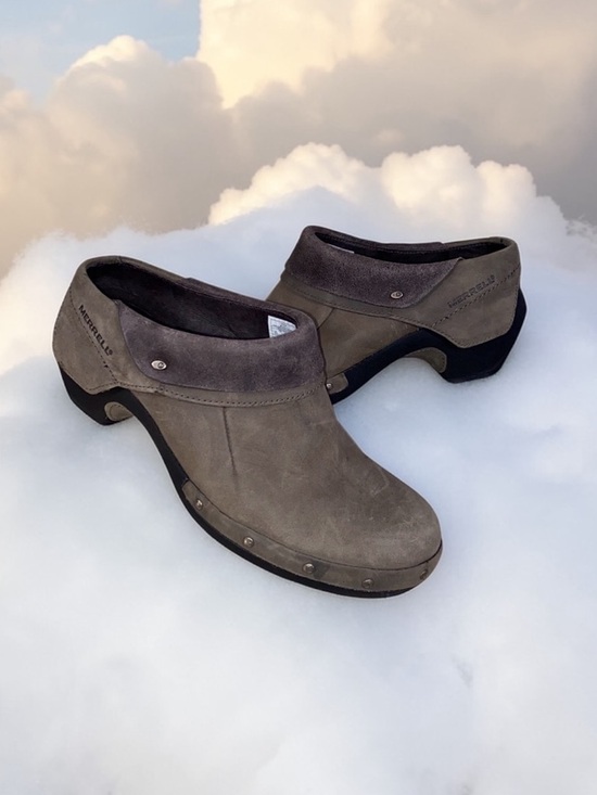 Merrell Shoes - Merrell Drizzle leather clogs Size 8.5 💖